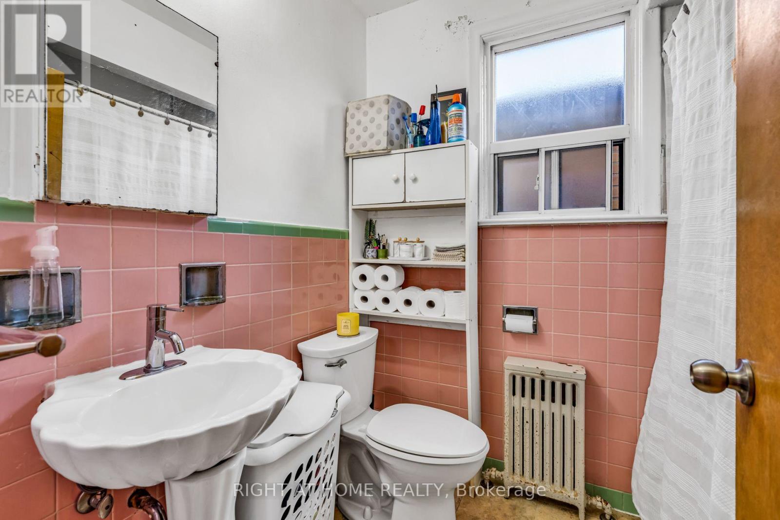 497 Nairn Avenue, Toronto, Ontario  M6E 4J2 - Photo 43 - W13702004