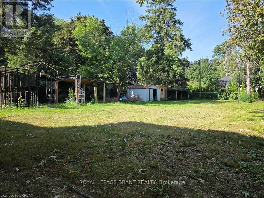 32 Forest Road, Brantford, Ontario  N3S 6W2 - Photo 4 - X13701778