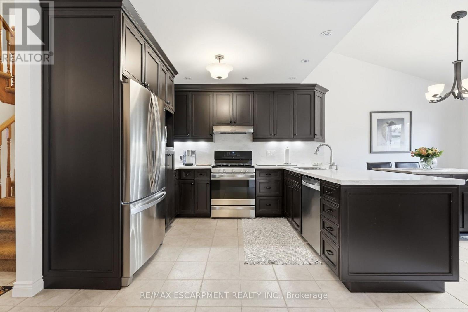 64 Redfern Avenue, Hamilton, Ontario  L9C 7S4 - Photo 13 - X13701918