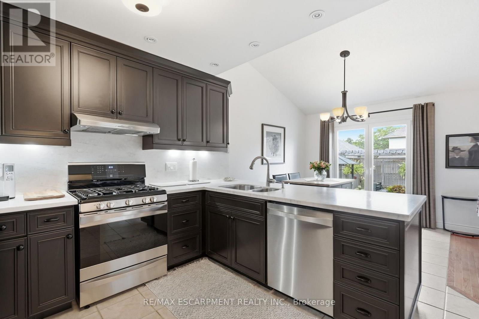 64 Redfern Avenue, Hamilton, Ontario  L9C 7S4 - Photo 16 - X13701918