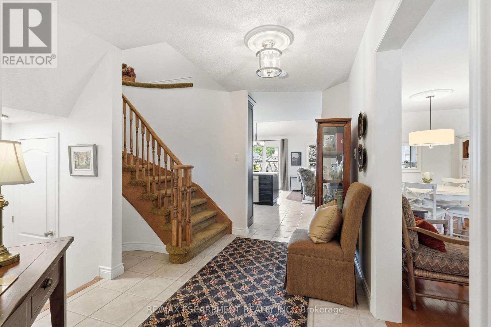 64 Redfern Avenue, Hamilton, Ontario  L9C 7S4 - Photo 6 - X13701918
