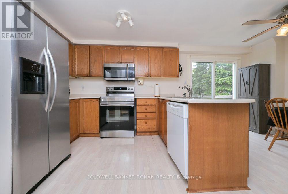 56 Edward Street, Mapleton, Ontario  N0G 1P0 - Photo 6 - X13701976