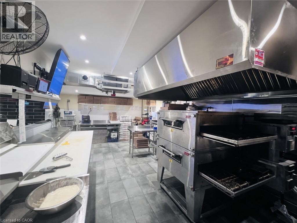 530 Scott Street, St. Catharines, Ontario  L2M 3X5 - Photo 7 - 40857652