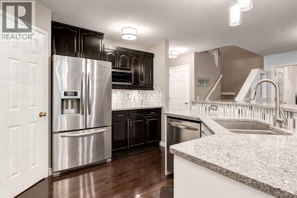 331 Sierra Madre Court SW, Calgary, Alberta T3H 3G7 - Photo 9 - A2338758