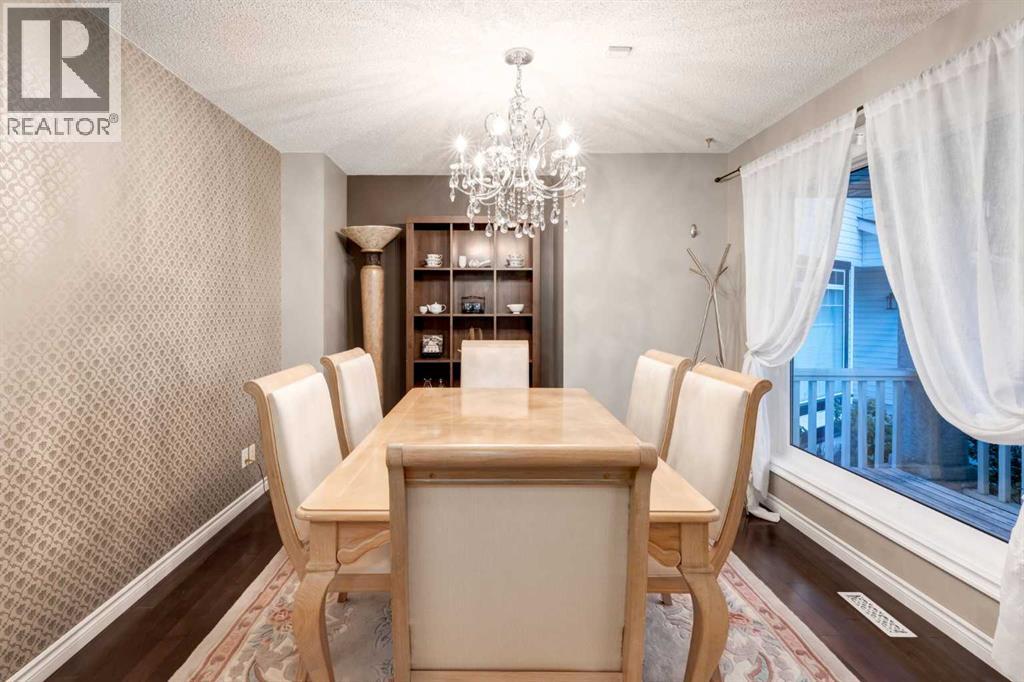 331 Sierra Madre Court SW, Calgary, Alberta T3H 3G7 - Photo 4 - A2338758