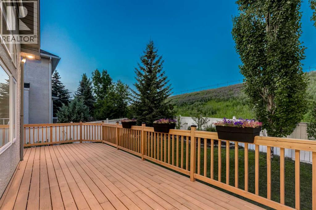 331 Sierra Madre Court SW, Calgary, Alberta T3H 3G7 - Photo 40 - A2338758
