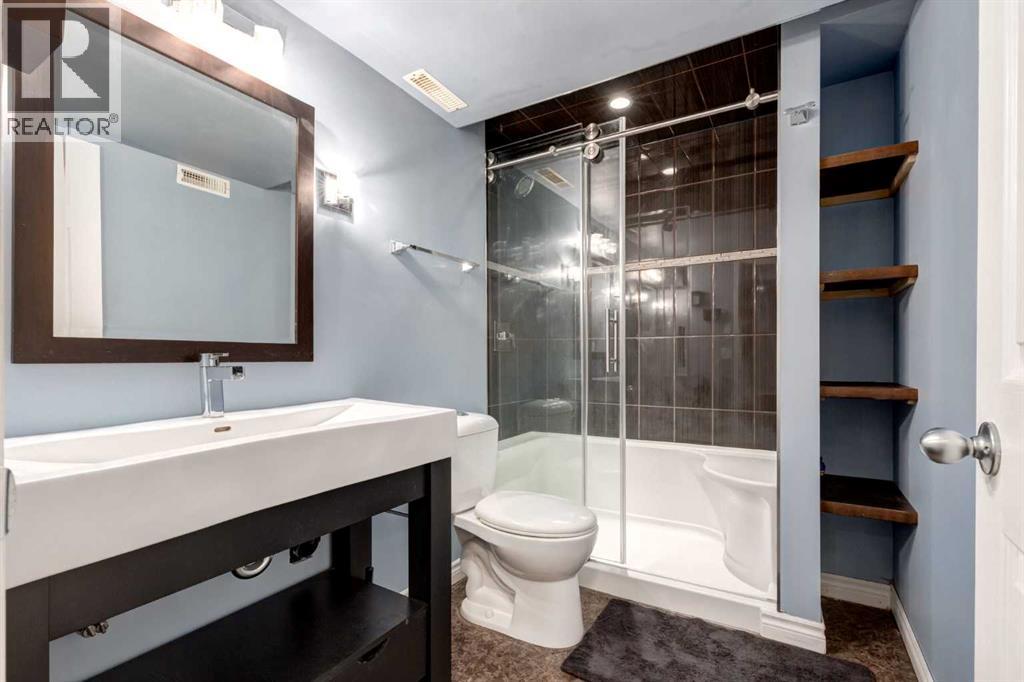 331 Sierra Madre Court SW, Calgary, Alberta T3H 3G7 - Photo 32 - A2338758