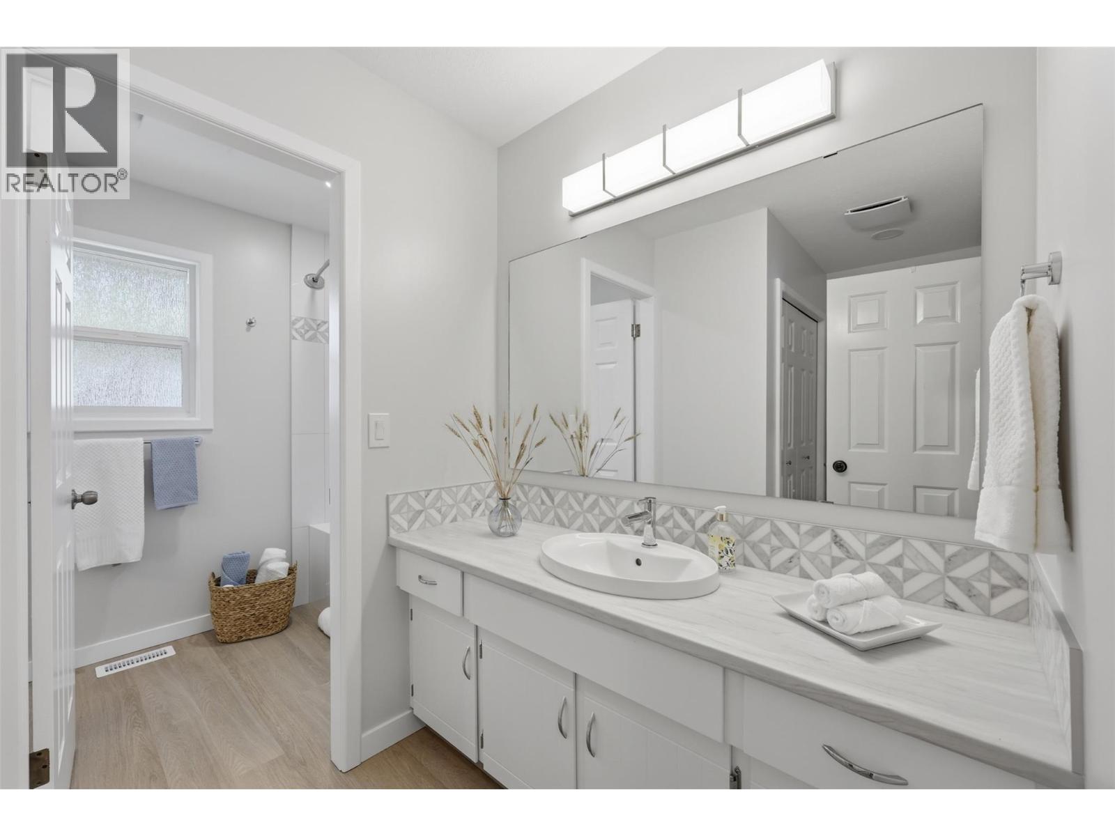 294 Robson Drive, Kamloops, British Columbia  V2E 1W1 - Photo 42 - 10395762