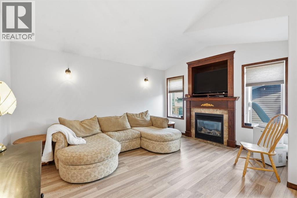 148 Vickers Close, Red Deer, Alberta  T4R 2R2 - Photo 10 - A2338028
