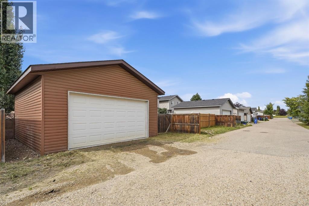 148 Vickers Close, Red Deer, Alberta  T4R 2R2 - Photo 25 - A2338028