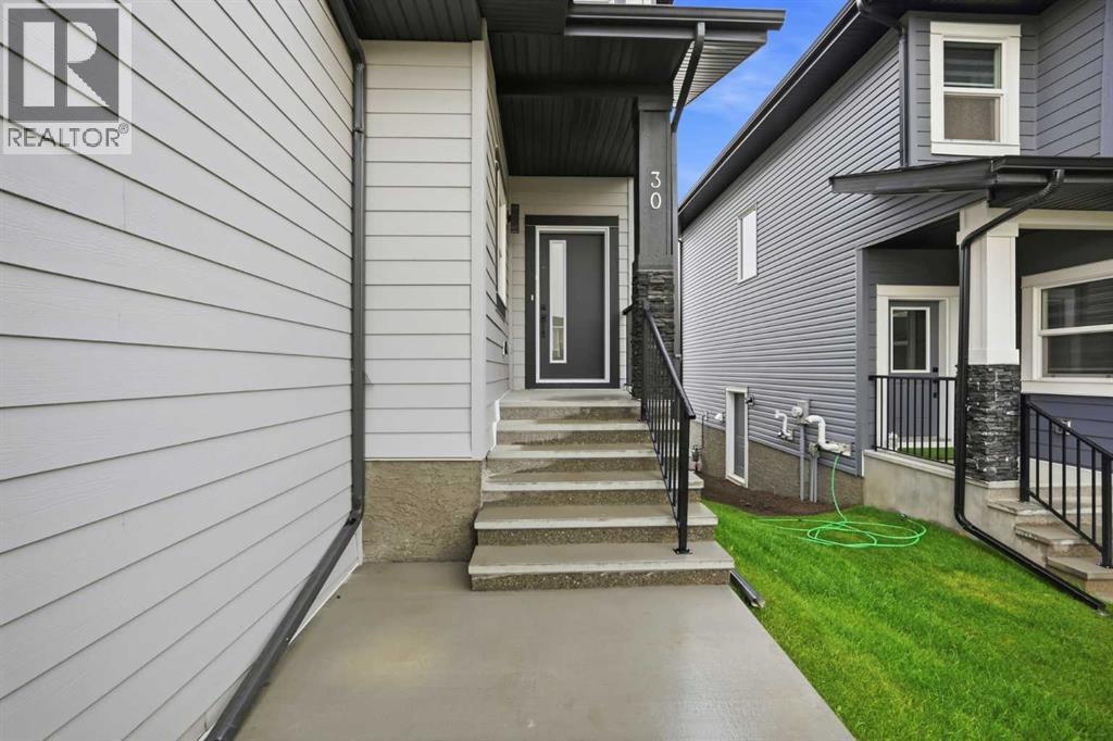 30 Waterford Mews, Chestermere, Alberta  T1X 3B4 - Photo 4 - A2338957