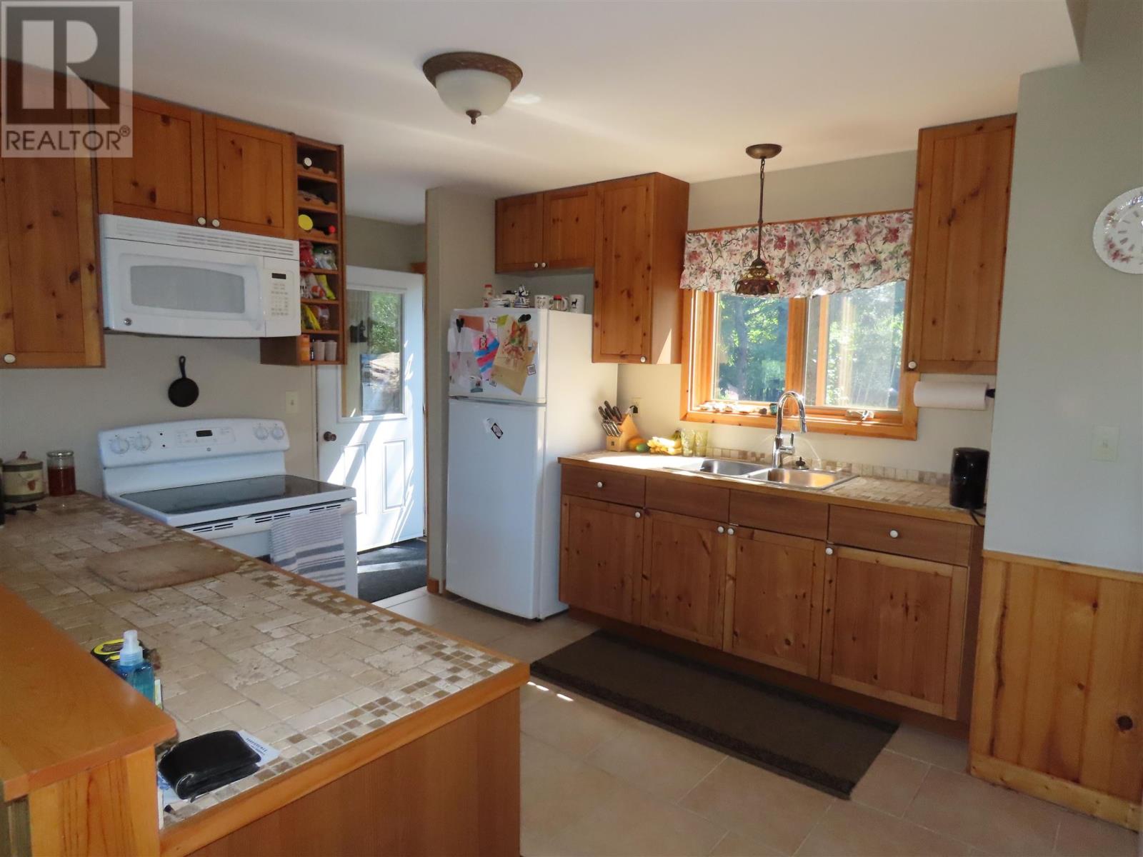 307 Pollard Dr, Desbarats, Ontario  P0R 1E0 - Photo 2 - SM262267