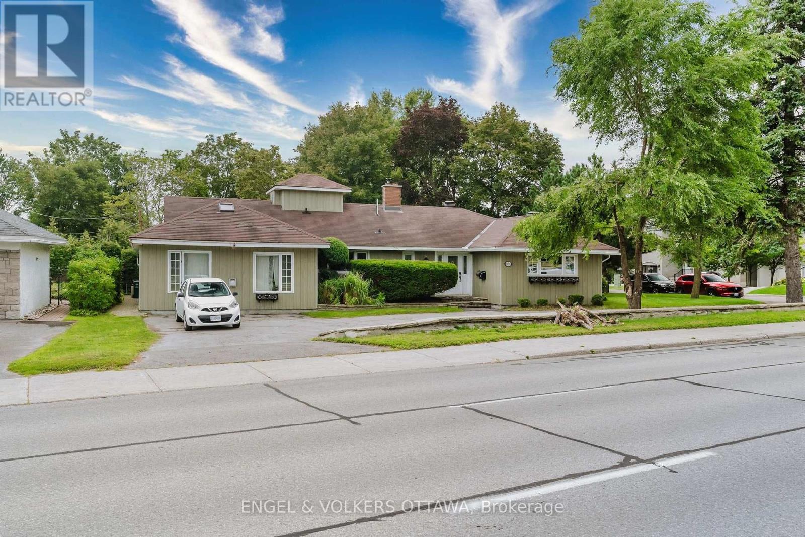 1994 Carling Avenue, Ottawa, Ontario  K2A 1G1 - Photo 2 - X13702066
