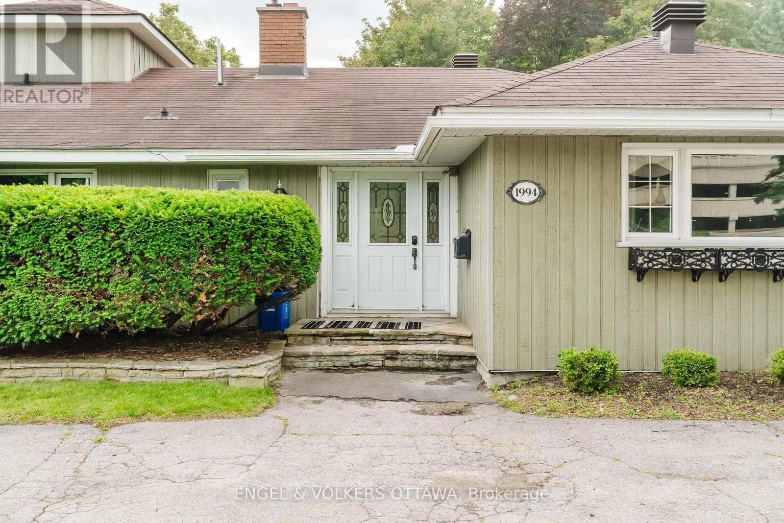 1994 Carling Avenue, Ottawa, Ontario  K2A 1G1 - Photo 3 - X13702066