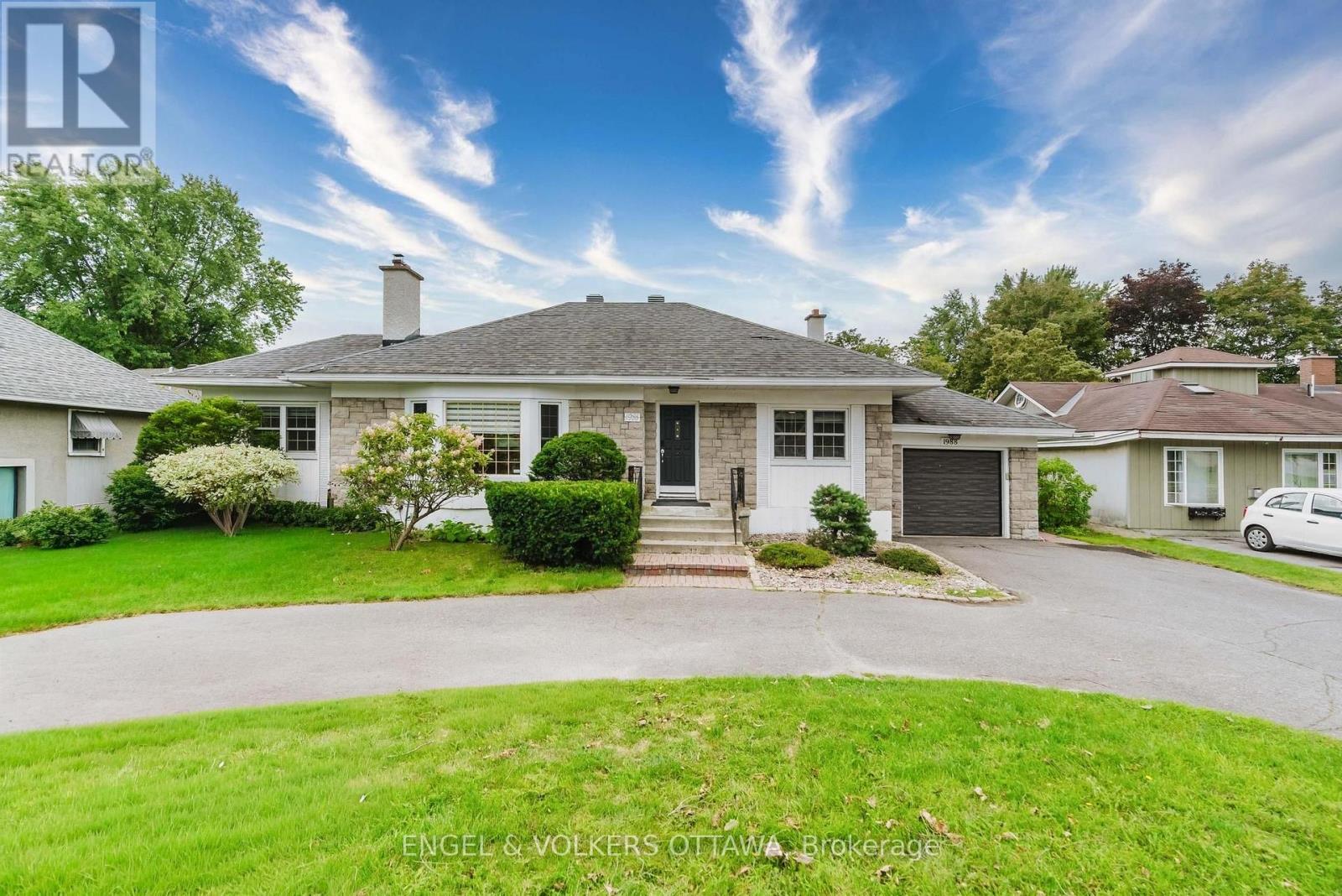 1988 Carling Avenue, Ottawa, Ontario  K2A 1G1 - Photo 1 - X13702080