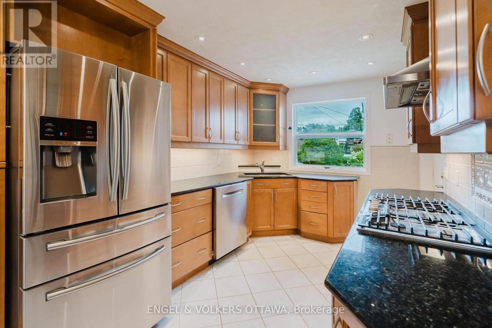 1988 Carling Avenue, Ottawa, Ontario  K2A 1G1 - Photo 11 - X13702080