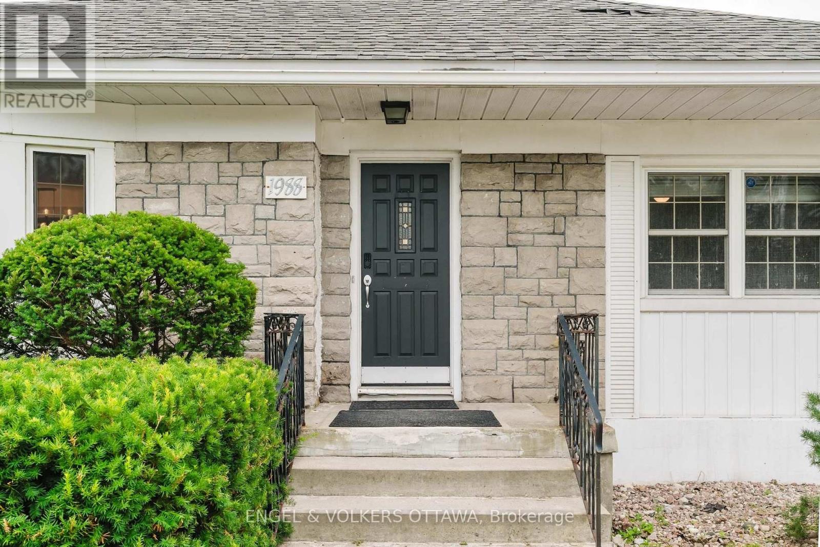 1988 Carling Avenue, Ottawa, Ontario  K2A 1G1 - Photo 2 - X13702080