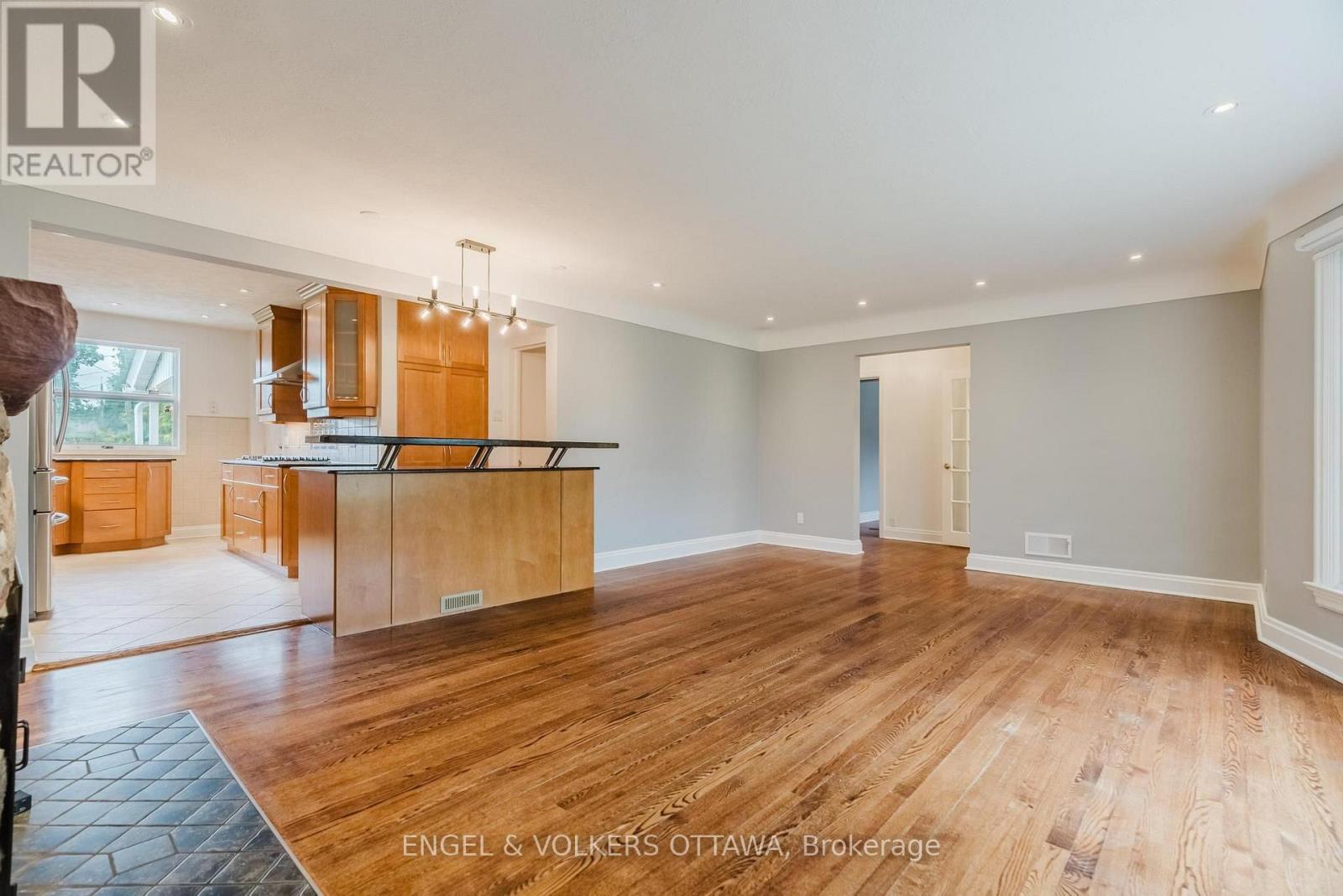 1988 Carling Avenue, Ottawa, Ontario  K2A 1G1 - Photo 7 - X13702080