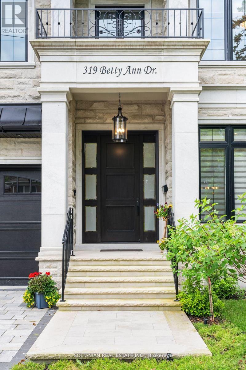 319 Betty Ann Drive, Toronto, Ontario M2R 1B4 - Photo 2 - C13702144