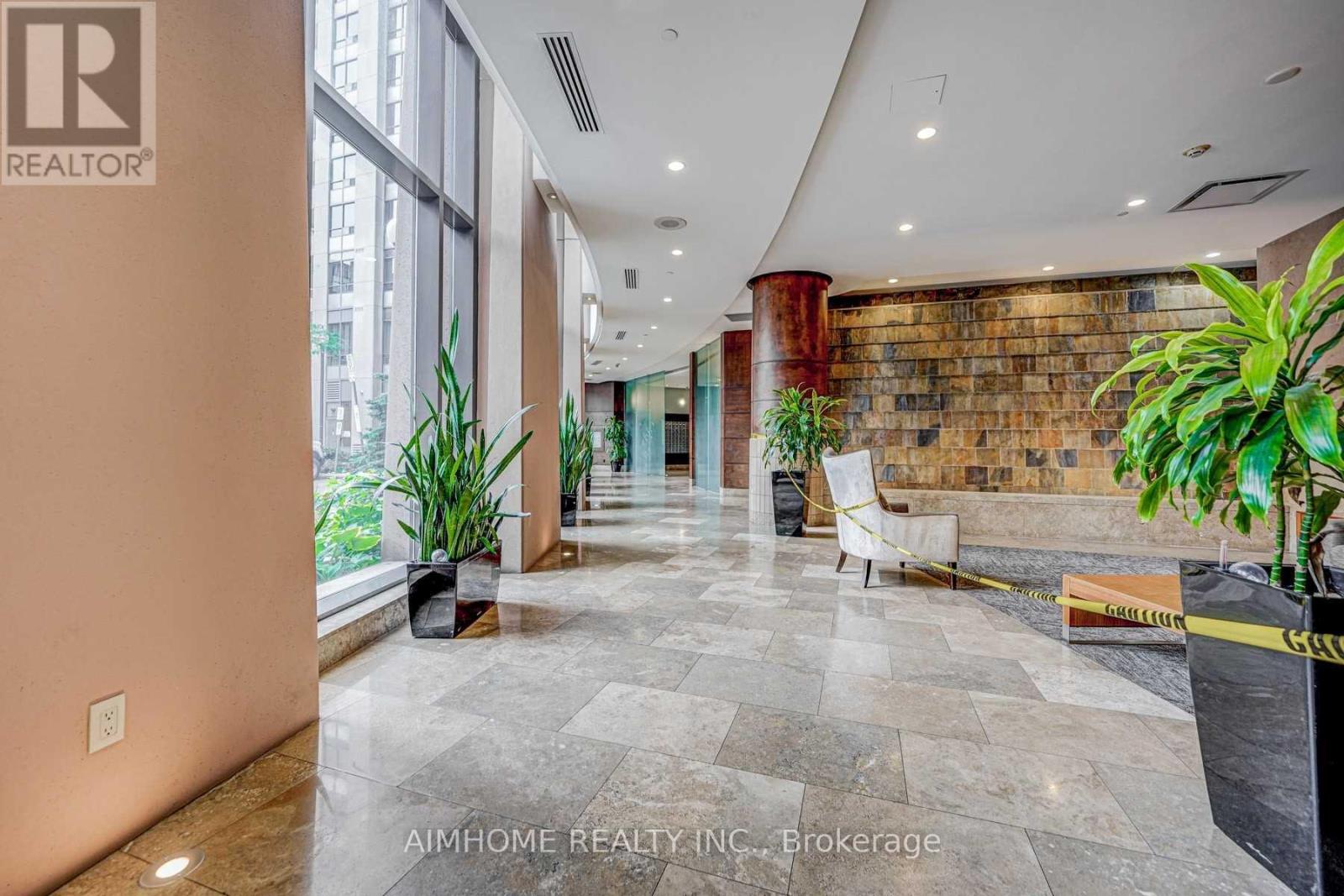 2224 - 15 Northtown Way, Toronto, Ontario M2N 7A2 - Photo 3 - C13702148