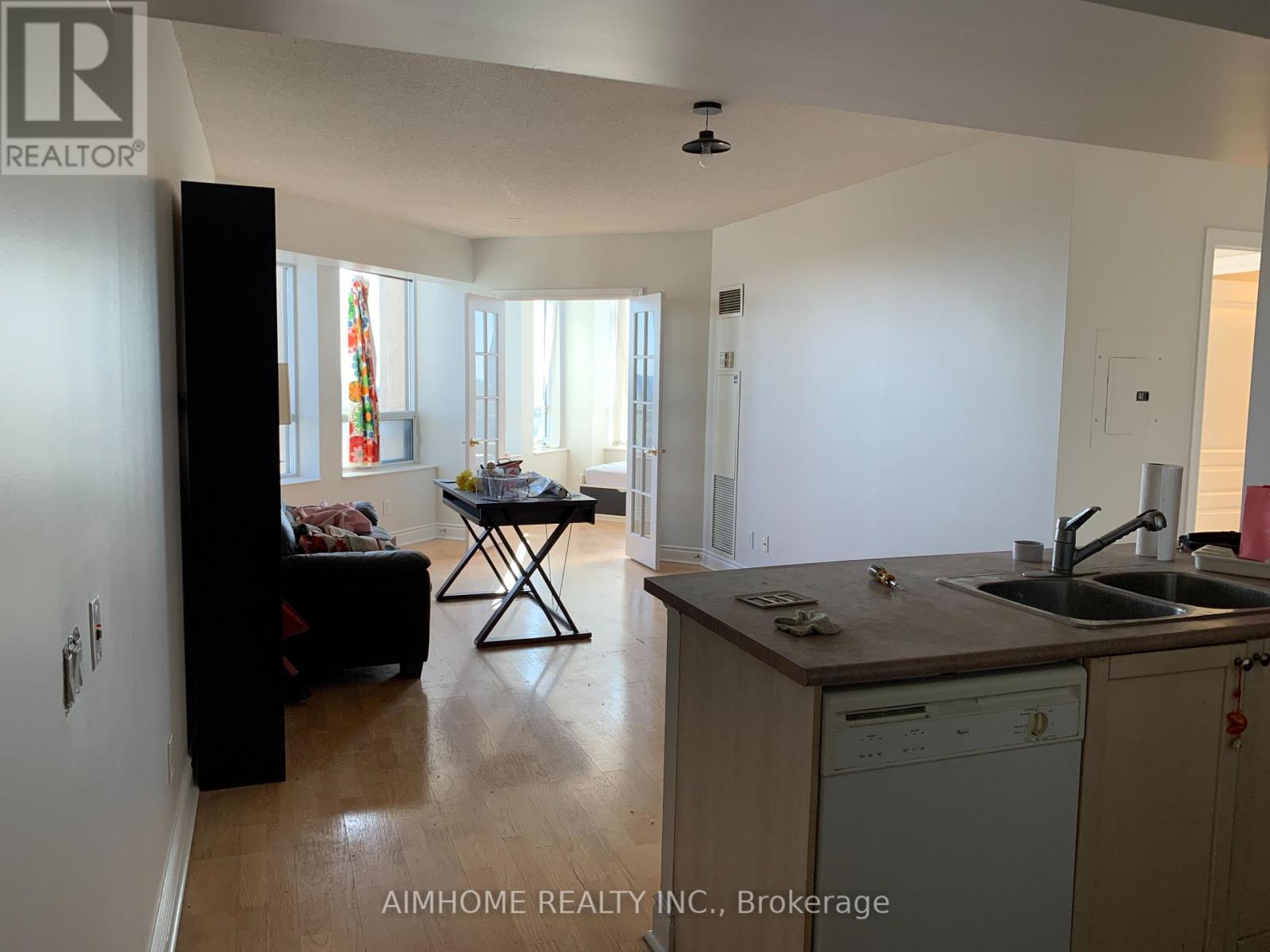 2224 - 15 Northtown Way, Toronto, Ontario M2N 7A2 - Photo 4 - C13702148