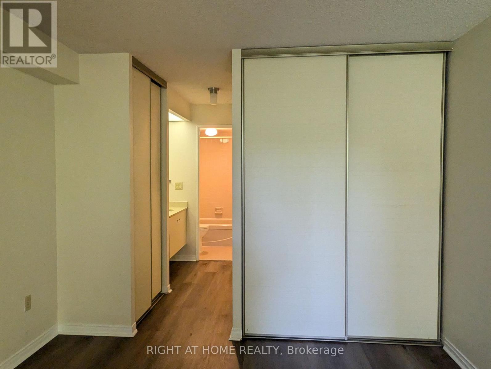 404 - 280 Simcoe Street, Toronto, Ontario  M5T 2Y5 - Photo 20 - C13702150