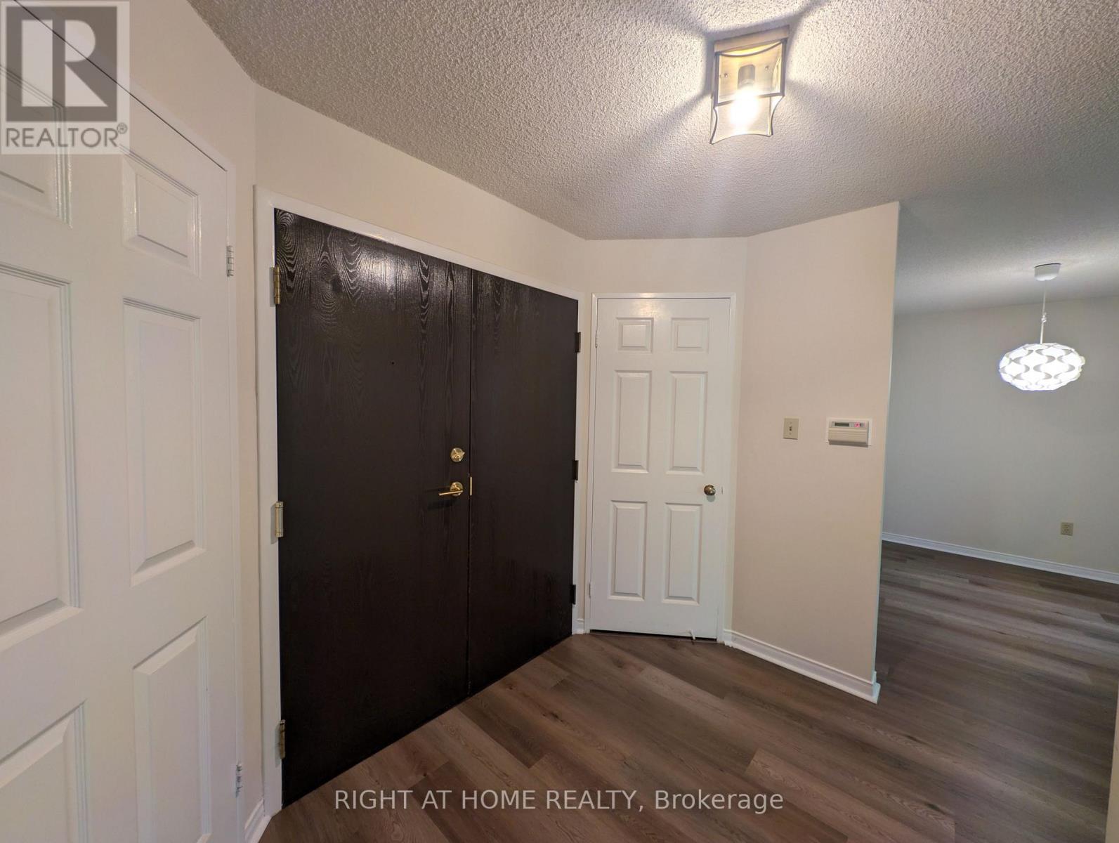 404 - 280 Simcoe Street, Toronto, Ontario  M5T 2Y5 - Photo 5 - C13702150