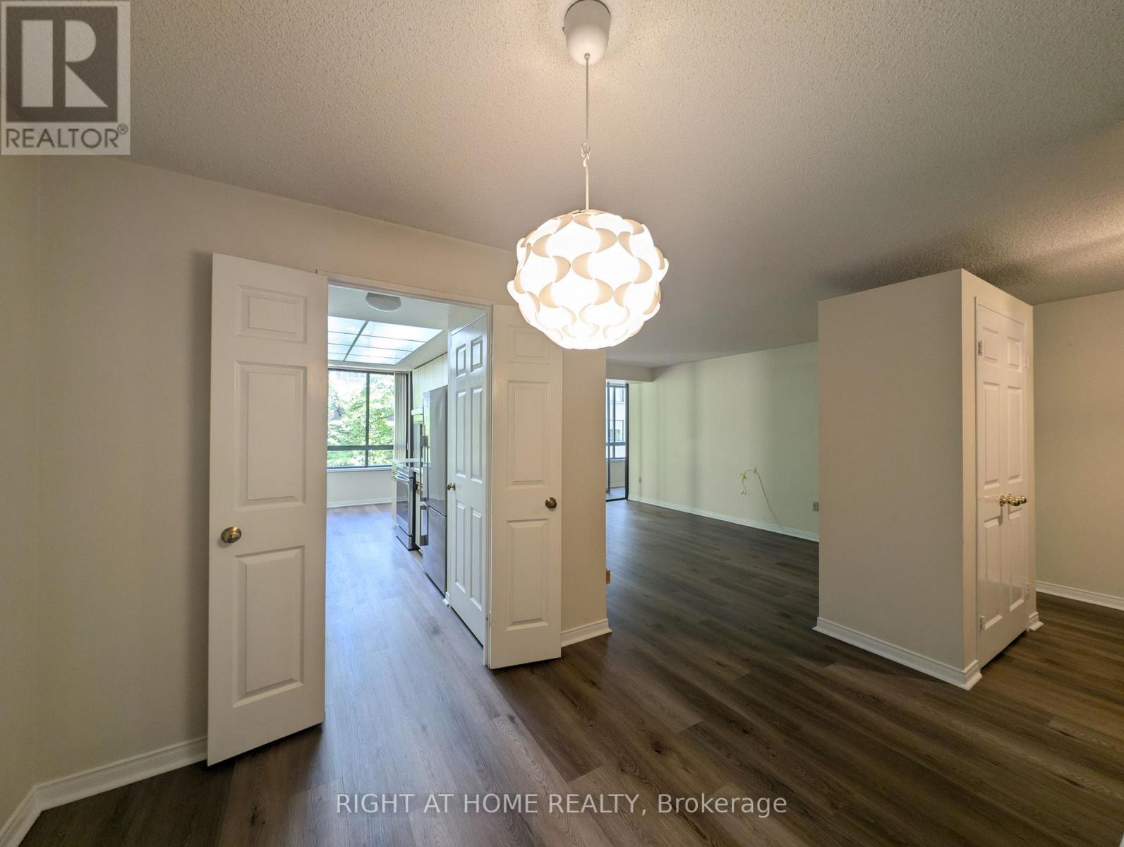 404 - 280 Simcoe Street, Toronto, Ontario  M5T 2Y5 - Photo 6 - C13702150