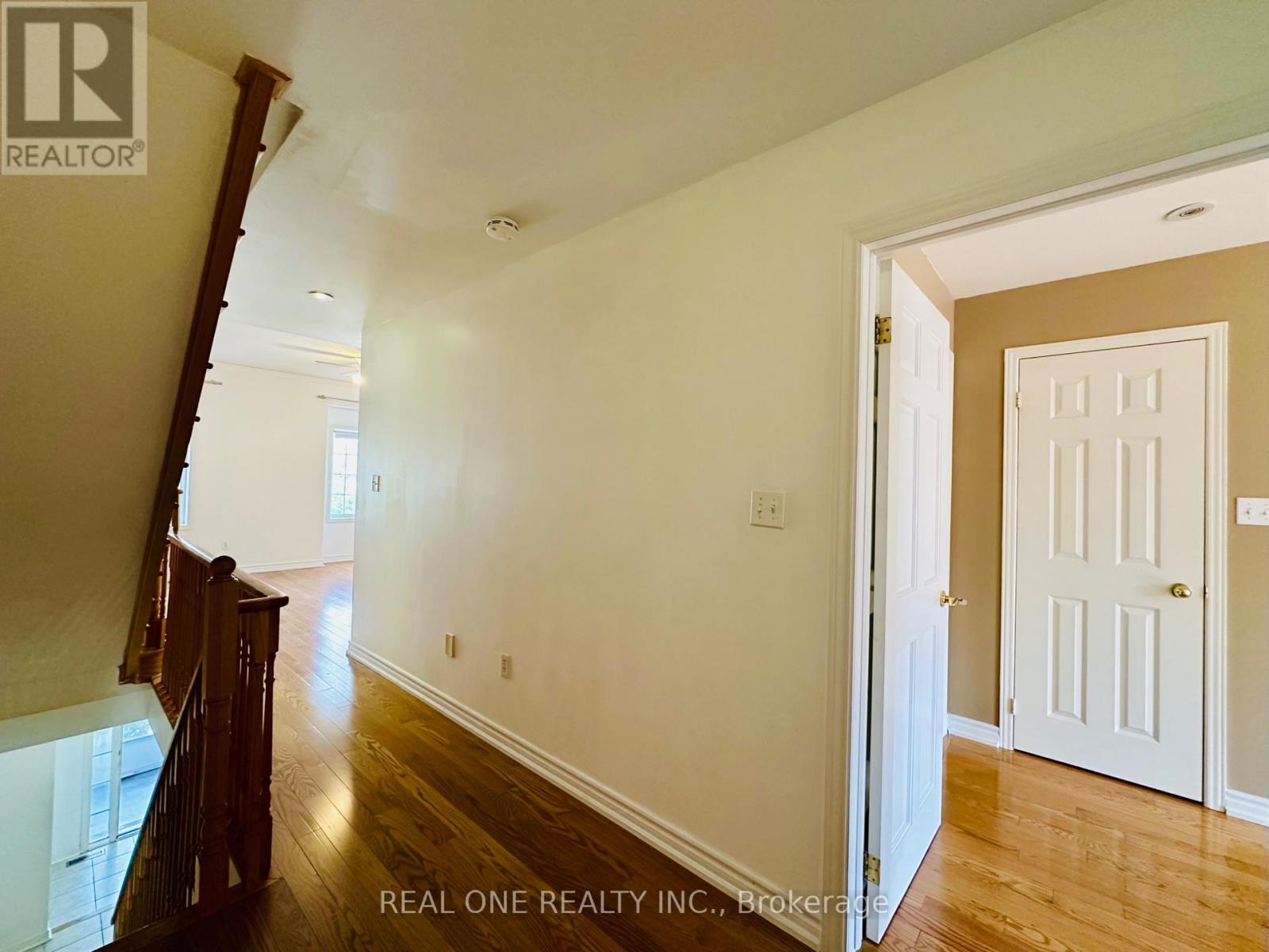 104 Revelstoke Crescent, Richmond Hill, Ontario L4B 4T4 - Photo 9 - N13702076