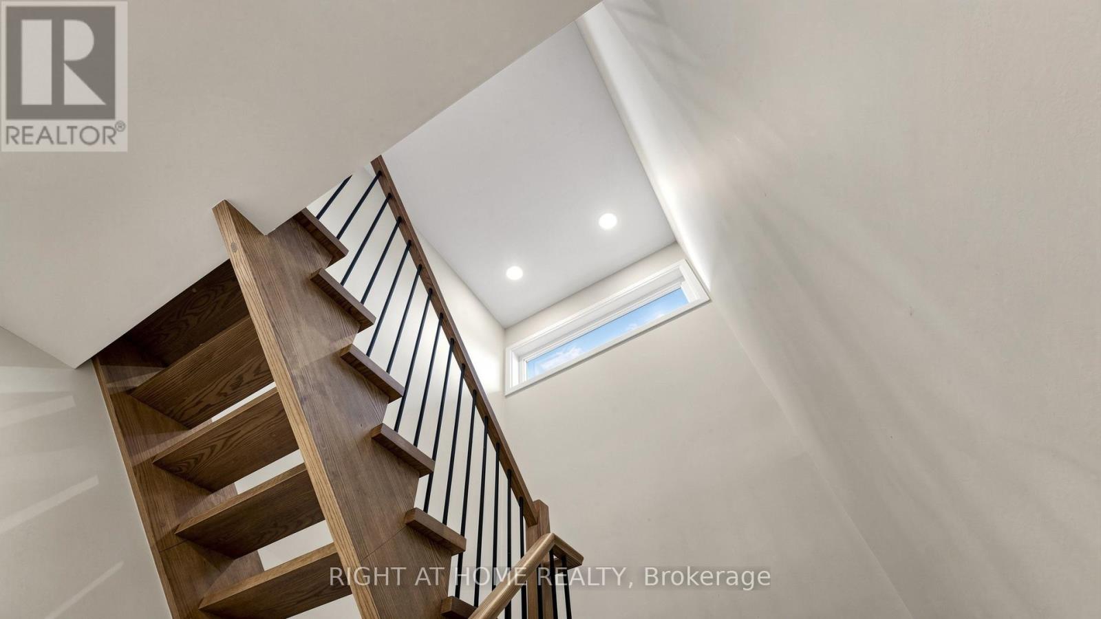 14 Dixon Court, Barrie (Painswick North), Ontario  L4N 7H1 - Photo 15 - S13702140