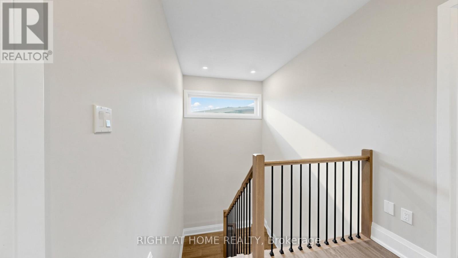 14 Dixon Court, Barrie (Painswick North), Ontario  L4N 7H1 - Photo 16 - S13702140