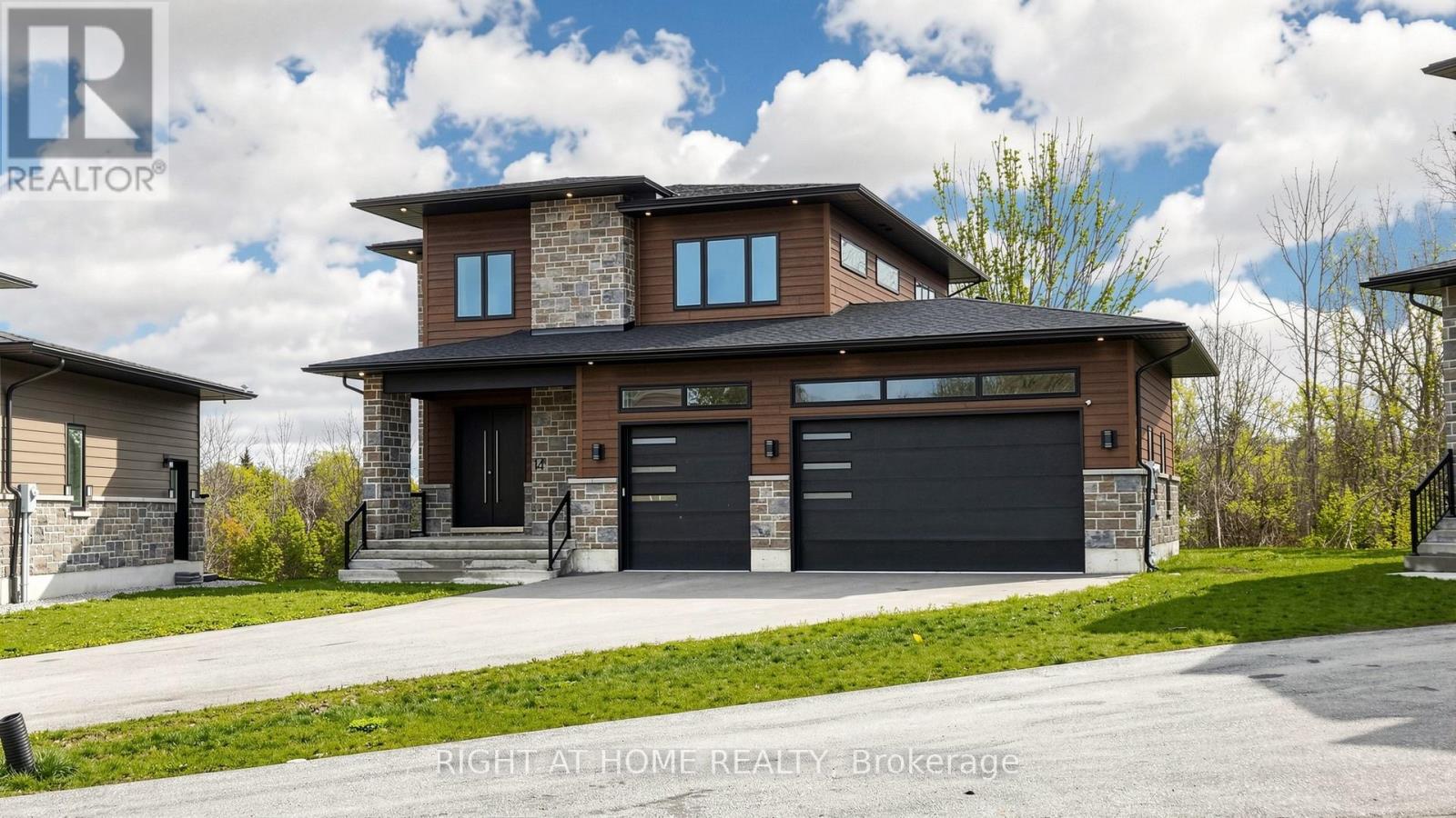 14 Dixon Court, Barrie (Painswick North), Ontario  L4N 7H1 - Photo 2 - S13702140
