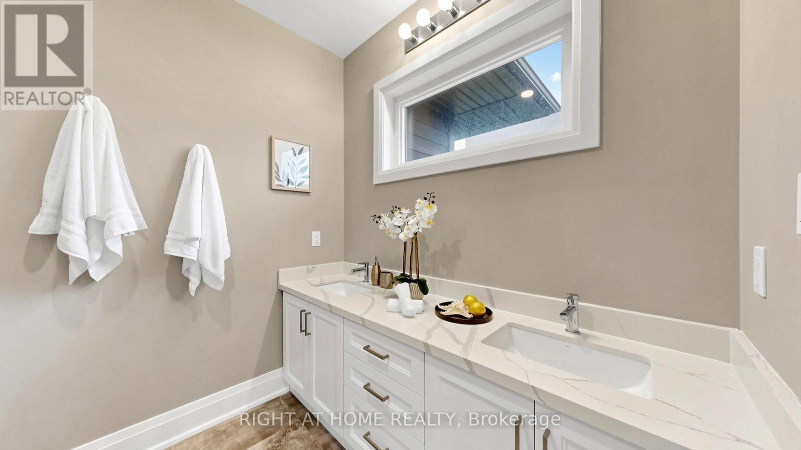 14 Dixon Court, Barrie (Painswick North), Ontario  L4N 7H1 - Photo 20 - S13702140