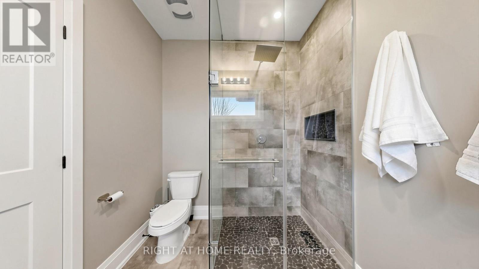 14 Dixon Court, Barrie (Painswick North), Ontario  L4N 7H1 - Photo 21 - S13702140