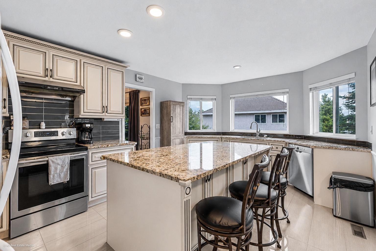16375 Middleglen Place, Surrey, British Columbia  V4N 1X7 - Photo 11 - R3157608