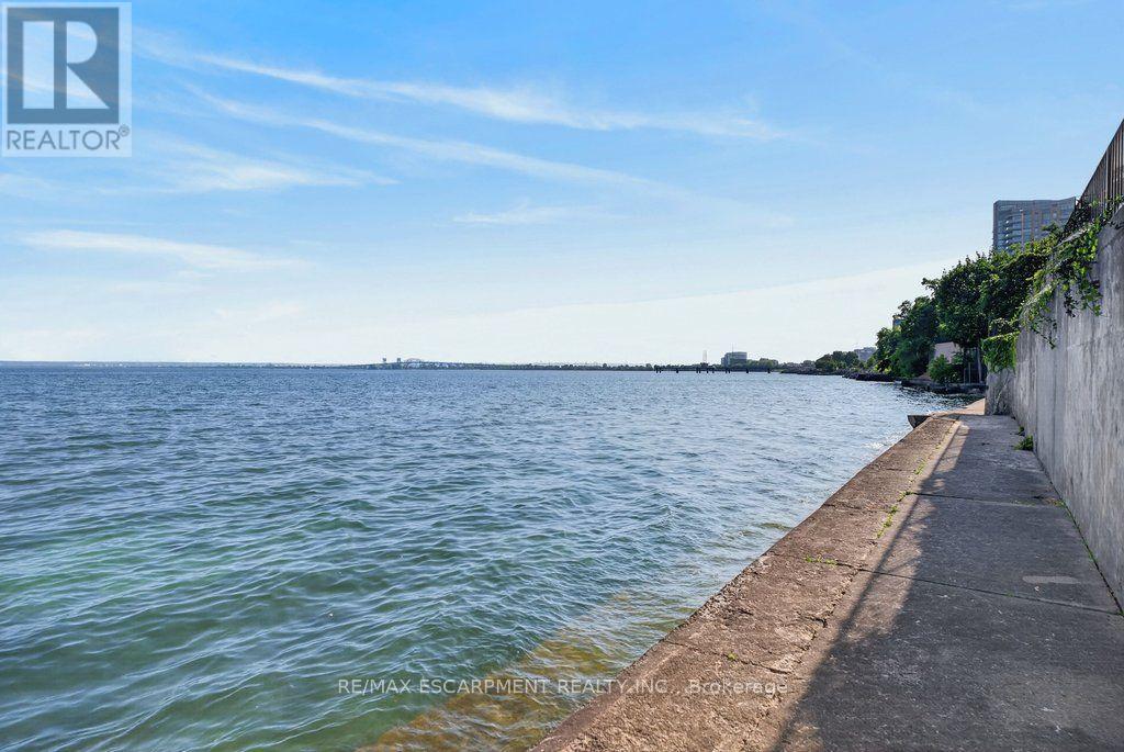 8 - 2136 Old Lakeshore Road, Burlington, Ontario  L7R 1A3 - Photo 36 - W13702018