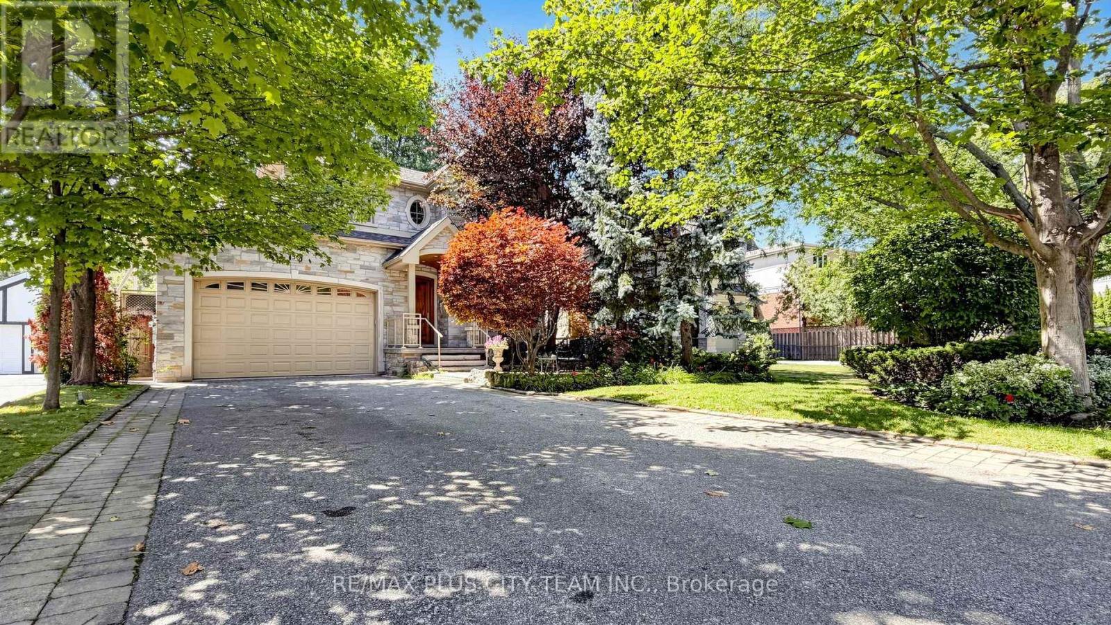 50 Bonnyview Drive, Toronto, Ontario  M8Y 3G6 - Photo 1 - W13702028
