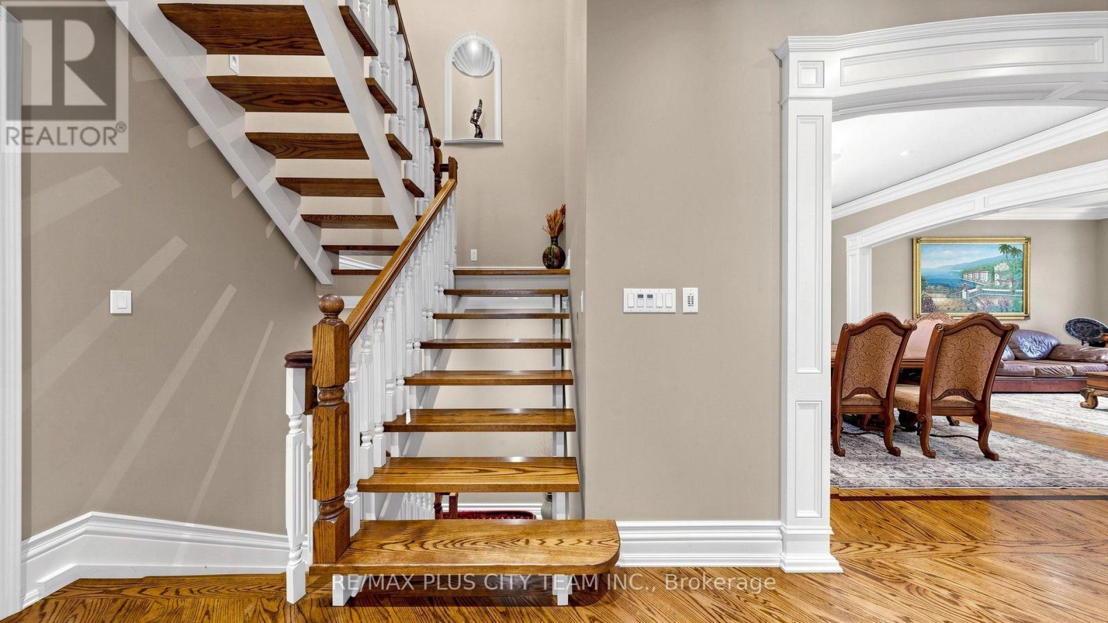 50 Bonnyview Drive, Toronto, Ontario  M8Y 3G6 - Photo 14 - W13702028