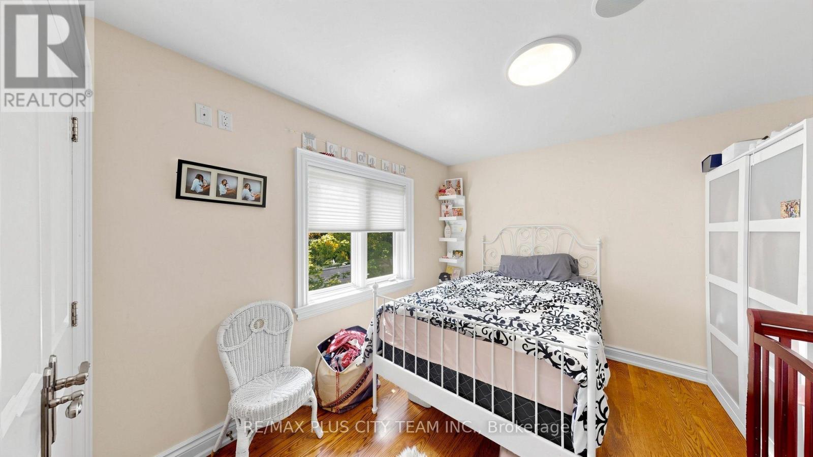 50 Bonnyview Drive, Toronto, Ontario  M8Y 3G6 - Photo 21 - W13702028
