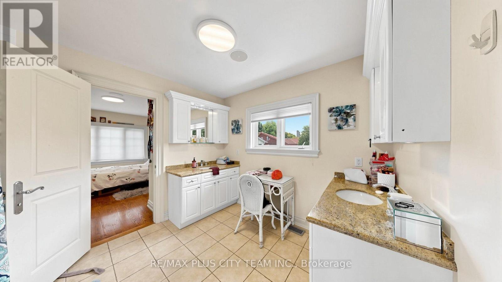 50 Bonnyview Drive, Toronto, Ontario  M8Y 3G6 - Photo 22 - W13702028