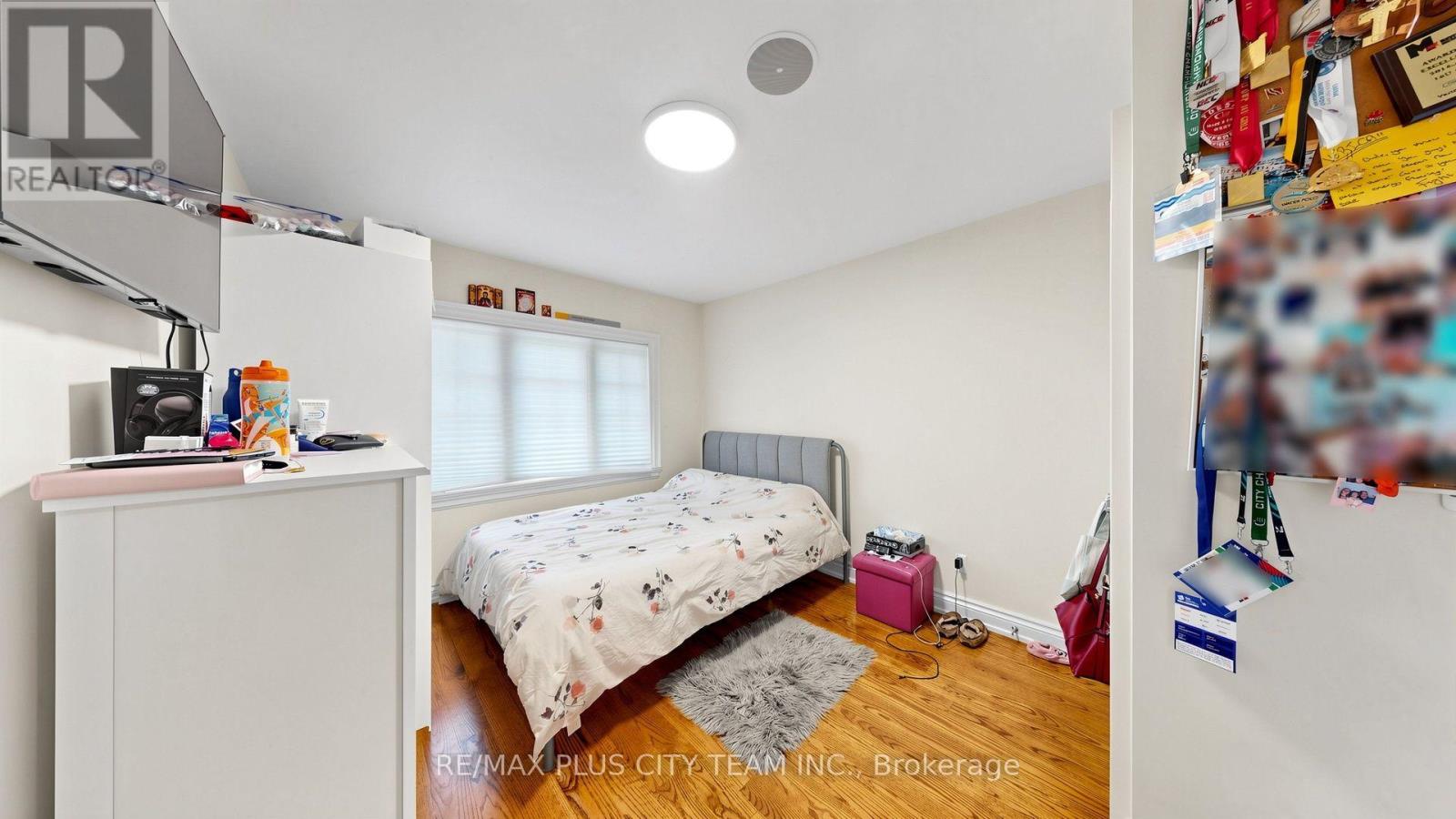 50 Bonnyview Drive, Toronto, Ontario  M8Y 3G6 - Photo 24 - W13702028