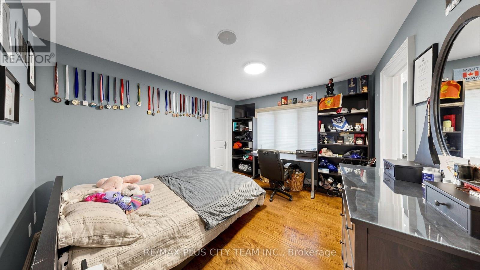 50 Bonnyview Drive, Toronto, Ontario  M8Y 3G6 - Photo 26 - W13702028