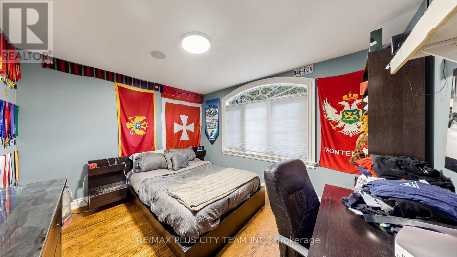 50 Bonnyview Drive, Toronto, Ontario  M8Y 3G6 - Photo 30 - W13702028