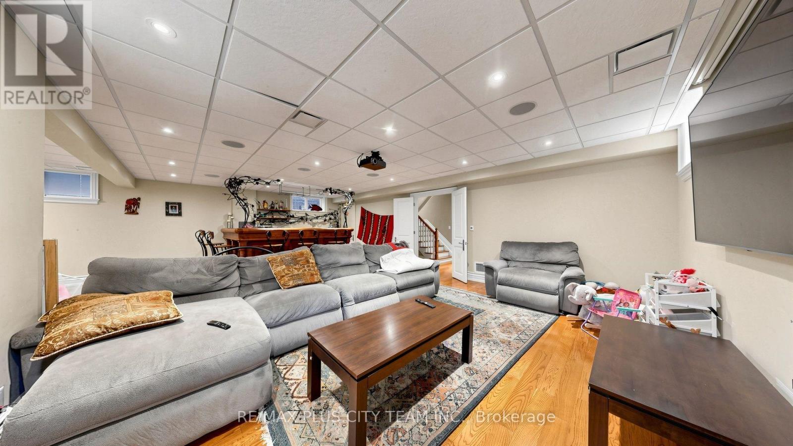 50 Bonnyview Drive, Toronto, Ontario  M8Y 3G6 - Photo 32 - W13702028
