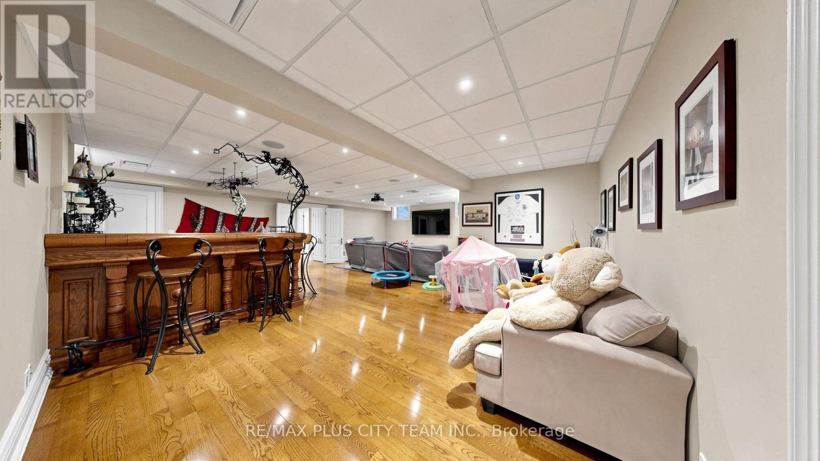 50 Bonnyview Drive, Toronto, Ontario  M8Y 3G6 - Photo 34 - W13702028