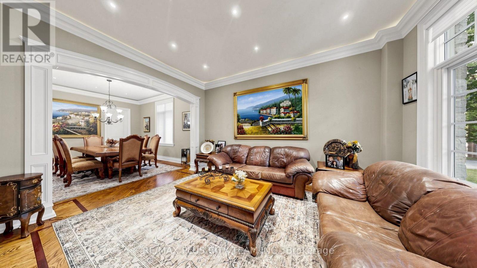 50 Bonnyview Drive, Toronto, Ontario  M8Y 3G6 - Photo 4 - W13702028