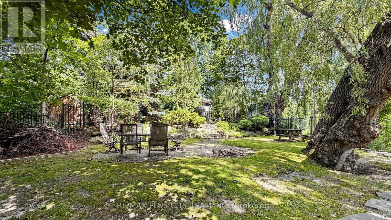 50 Bonnyview Drive, Toronto, Ontario  M8Y 3G6 - Photo 45 - W13702028