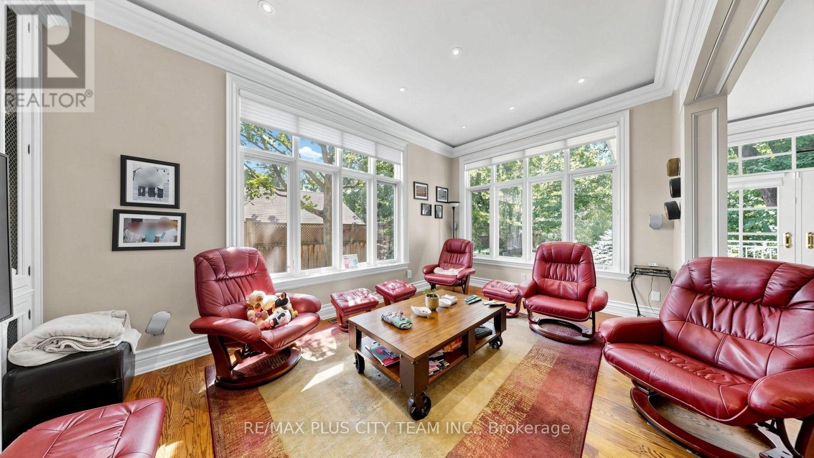 50 Bonnyview Drive, Toronto, Ontario  M8Y 3G6 - Photo 6 - W13702028