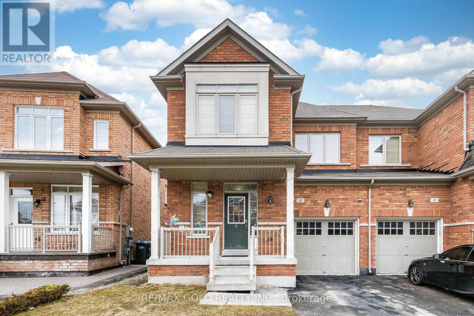 49 Baby Pointe Trail, Brampton, Ontario L7A 0W3 - Photo 2 - W13702032