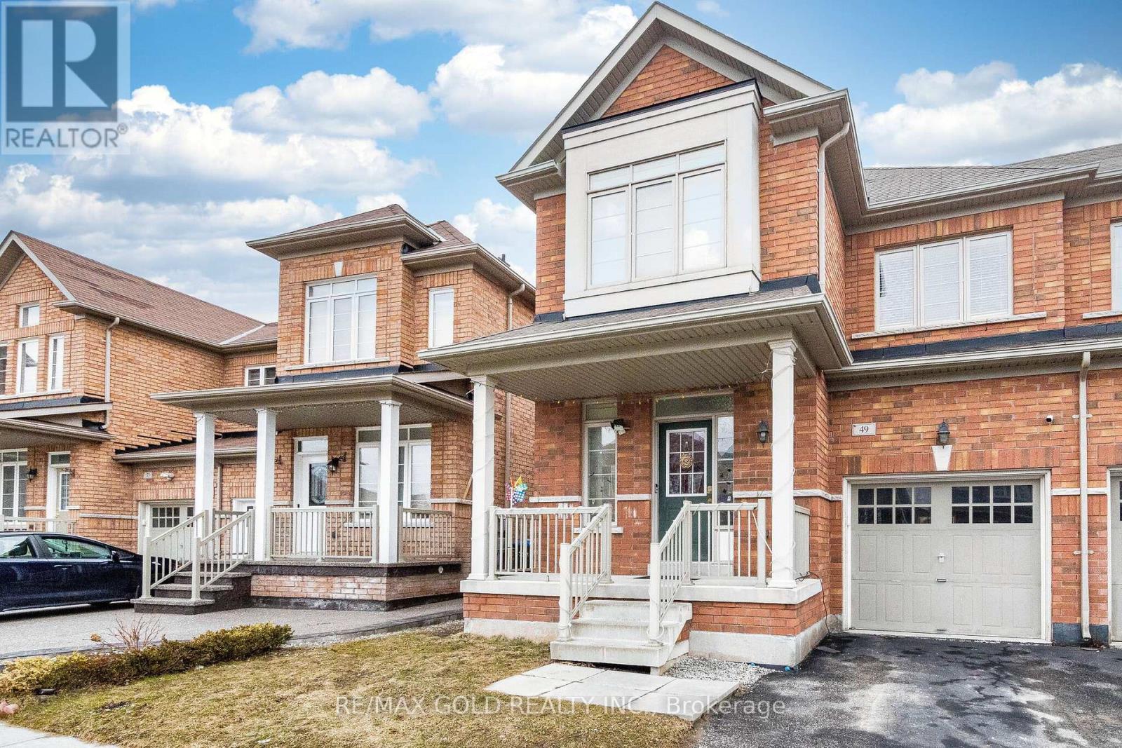 49 Baby Pointe Trail, Brampton, Ontario L7A 0W3 - Photo 3 - W13702032